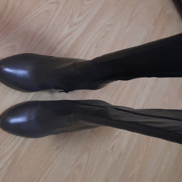 Le Chateau boots - Picture 7 of 10